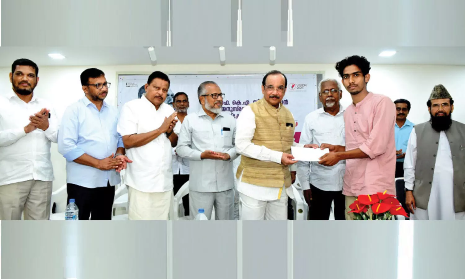 മനുഷ്യർക്ക് സ്വന്തം കാലിൽ നിൽക്കാൻ എൻ.ജി.ഒകൾ അവസരമൊരുക്കണം –പി.വി. അബ്ദുൽ വഹാബ്