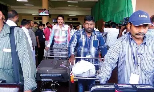 ഗ​​​ൾ​​​ഫു​​​കാ​​​രാ നി​​​ങ്ങ​​​ളു​​​ടെ ച​​​രി​​​ത്ര​​​മെ​​​വി​​​ടെ​​​യാ​​​ണ്​?