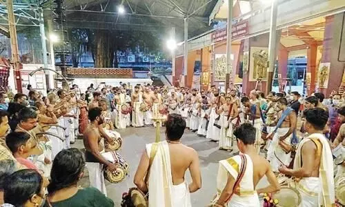 panchavadyam
