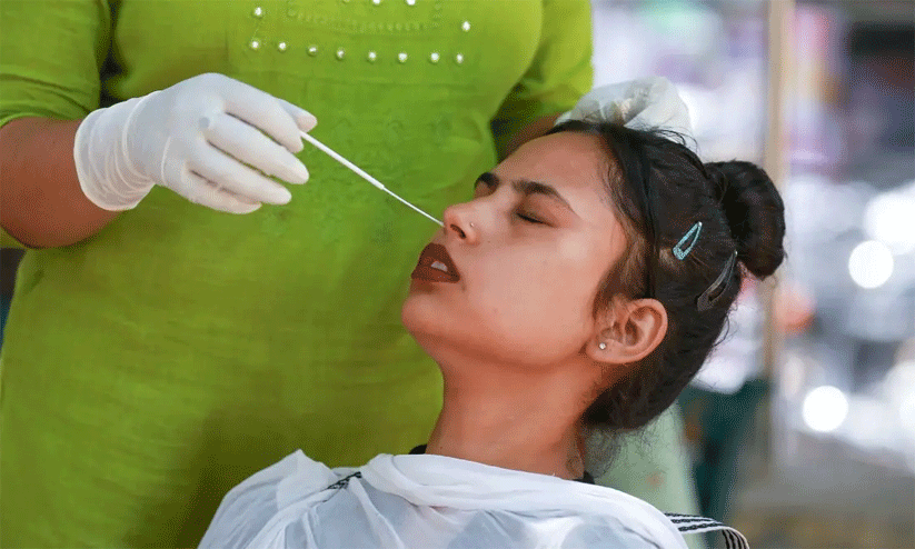 രാജ്യത്തെ കോവിഡ് ബാധിതരുടെ എണ്ണം രണ്ടാം ദിവസവും 8000 കടന്നു; ആകെ രോഗികൾ 8,582 രാജ്യത്തെ കോവിഡ് ബാധിതരുടെ എണ്ണം രണ്ടാം ദിവസവും 8000 കടന്നു; ആകെ രോഗികൾ 8,582