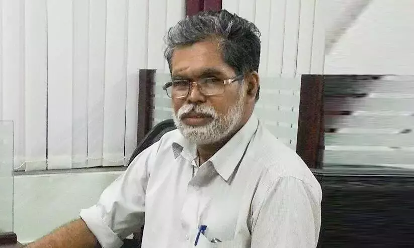 പത്രമുറ്റത്തെ മുല്ലപ്പൂഗന്ധം പത്രമുറ്റത്തെ മുല്ലപ്പൂഗന്ധം