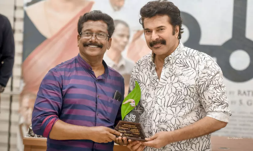 ഏകാകിയുടെ പകർന്നാട്ടങ്ങൾ