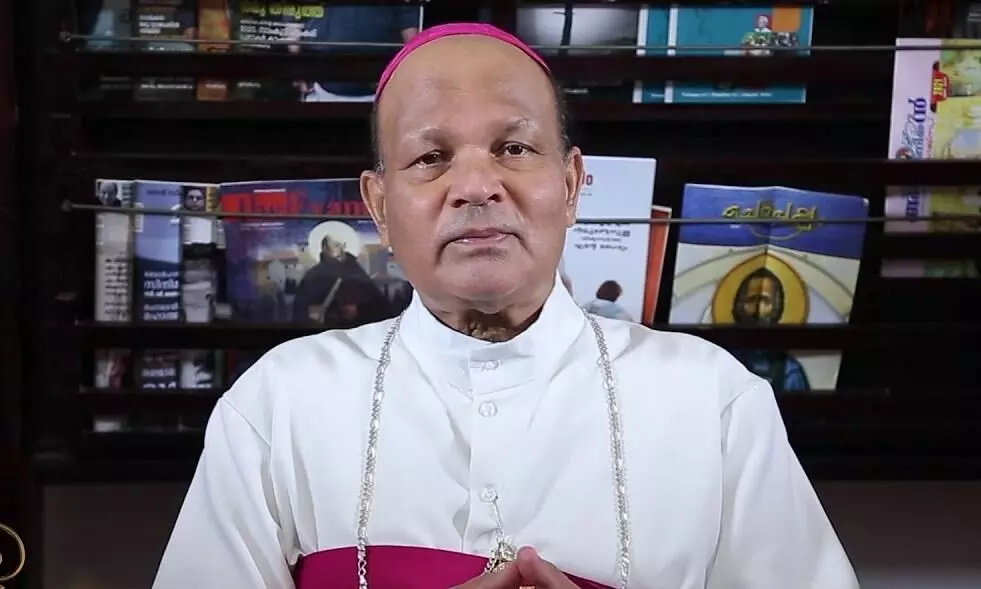 പിണറായിക്ക് അഗ്നിച്ചിറകെന്ന് ബിഷപ് വർഗീസ് ചക്കാലക്കൽ പിണറായിക്ക് അഗ്നിച്ചിറകെന്ന് ബിഷപ് വർഗീസ് ചക്കാലക്കൽ