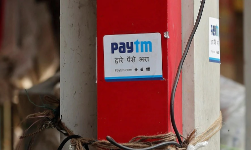 ഫോൺപേയുടെ പാതയിൽ പേടിഎമ്മും; മൊബൈൽ റീചാർജിന് സർജാർജ് ഈടാക്കും