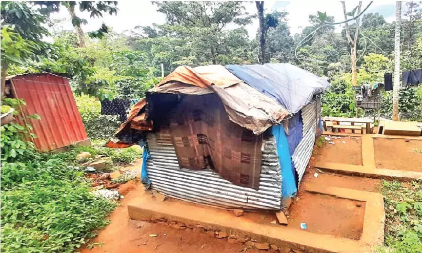 അംബേദ്കർ കോളനിയിൽ നരകജീവിതം അംബേദ്കർ കോളനിയിൽ നരകജീവിതം