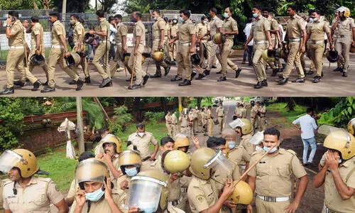 ഇന്നും പ്രതിഷേധം കനക്കും; സംഘർഷ സാധ്യത, കരിദിനവുമായി കോൺഗ്രസ്