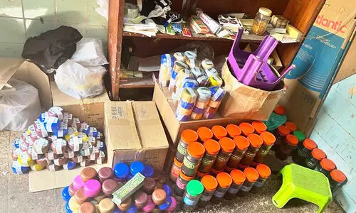 മ​​ത്ര​യി​ൽ മു​നി​സി​പ്പാ​ലി​റ്റി പ​രി​ശോ​ധ​ന ന​ട​ത്തി