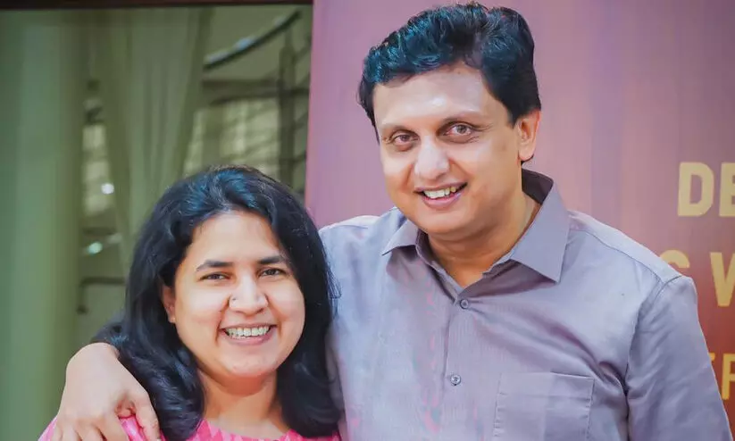 പച്ച മാംസം കടിച്ച് തിന്നുമ്പോഴുള്ള വേദന പുഞ്ചിരിയോടെ നേരിടുന്നവൾ; വിവാഹ വാർഷിക ദിനത്തിൽ ആശംസയുമായി മന്ത്രി റിയാസ് പച്ച മാംസം കടിച്ച് തിന്നുമ്പോഴുള്ള വേദന പുഞ്ചിരിയോടെ നേരിടുന്നവൾ; വിവാഹ വാർഷിക ദിനത്തിൽ ആശംസയുമായി മന്ത്രി റിയാസ്