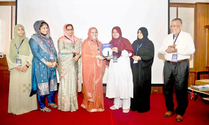 അ​ൽ മു​സ്​​ലി​മ: ച​രി​ത്ര​വും വ​ർ​ത്ത​മാ​ന​വും  മാ​ഗ​സി​ൻ പ്ര​കാ​ശ​നം ചെ​യ്തു