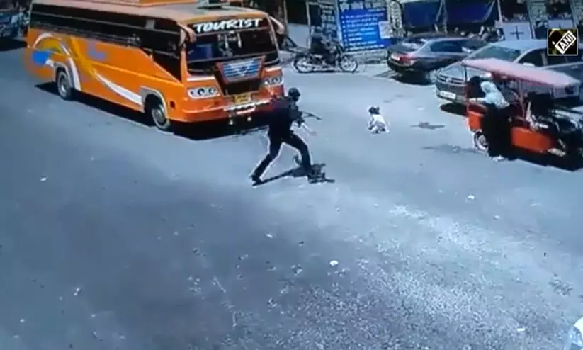 Traffic Cop Saves Childs Life Traffic Cop Saves Childs Life