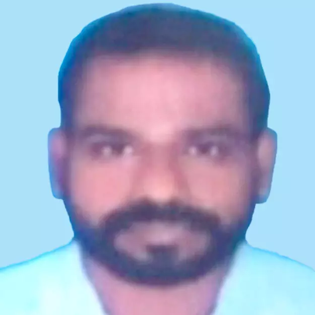 ച​ര​ക്ക് ലോ​റി​ക്ക് പി​ന്നി​ൽ സ്കൂ​ട്ട​റി​ടി​ച്ച് യു​വാ​വ് മ​രി​ച്ചു