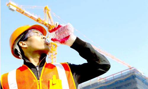 തൊഴിലാളികൾക്ക് ഉച്ചവിശ്രമം ഇന്നുമുതൽ തൊഴിലാളികൾക്ക് ഉച്ചവിശ്രമം ഇന്നുമുതൽ