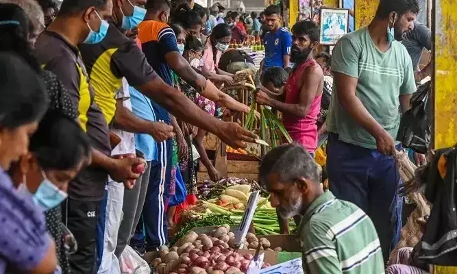 കൃഷി ചെയ്യാൻ സർക്കാർ ഉദ്യോഗസ്ഥർക്ക് ആഴ്ചയിലൊരു ദിവസം അവധി നൽകി ശ്രീലങ്ക കൃഷി ചെയ്യാൻ സർക്കാർ ഉദ്യോഗസ്ഥർക്ക് ആഴ്ചയിലൊരു ദിവസം അവധി നൽകി ശ്രീലങ്ക