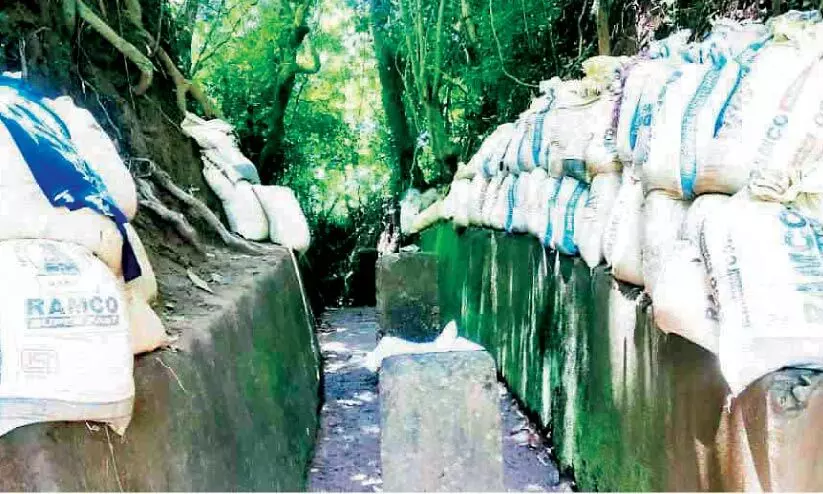 മഴ പെയ്തില്ല, പുഴ നിറഞ്ഞില്ല; കടലുണ്ടിപ്പുഴയിൽ മണല്‍ക്കടത്ത് സജീവം