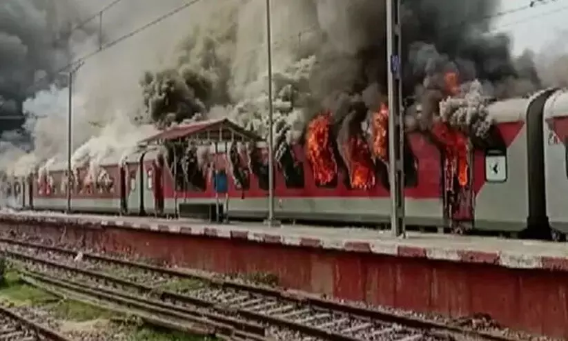 അഗ്​നിപഥ് പ്രക്ഷോഭം: കേരളത്തിലേക്കുള്ള രണ്ട്​ ട്രെയിൻ റദ്ദാക്കി