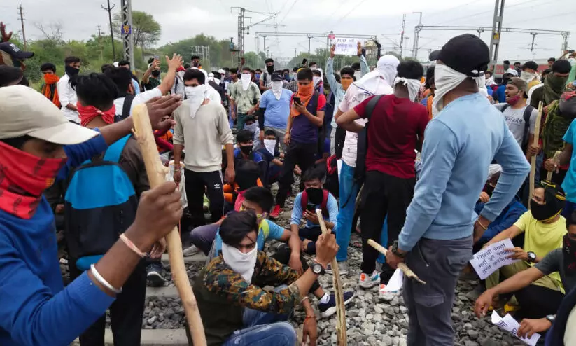 അഗ്നിപഥ്: കേന്ദ്രത്തിനെതിരെ വിമർശനവുമായി നേതാക്കൾ അഗ്നിപഥ്: കേന്ദ്രത്തിനെതിരെ വിമർശനവുമായി നേതാക്കൾ