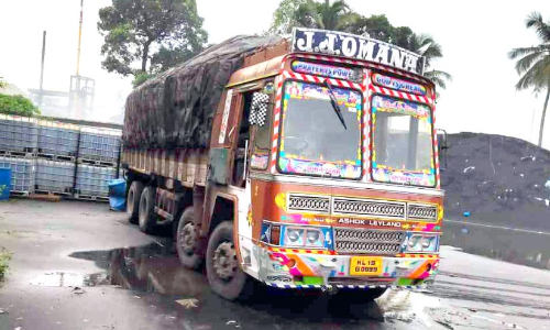 അമിതഭാരം കയറ്റിയ കൽക്കരി ലോറികൾക്ക് പിഴ 75,000