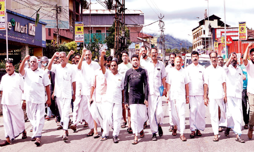 പ​രി​സ്ഥി​തി​ലോ​ല മേ​ഖ​ല​: അണയാതെ പ്രതിഷേധം