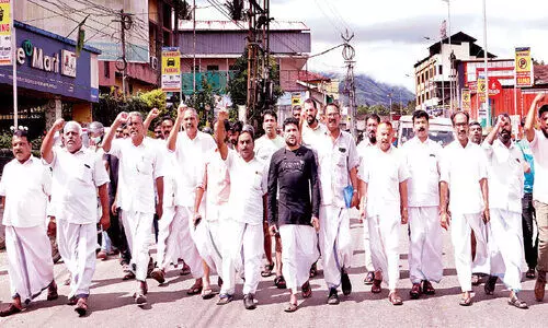 പ​രി​സ്ഥി​തി​ലോ​ല മേ​ഖ​ല​: അണയാതെ പ്രതിഷേധം