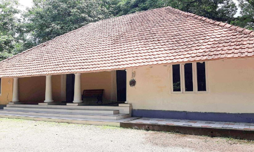 ബ്രിട്ടീഷ് ഭരണകാലത്തെ ഓർമകളുമായി  കോന്നി ഇൻസ്‌പെക്ഷൻ ബംഗ്ലാവ്