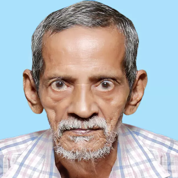 കൃ​ഷ്ണ​ൻ എ​ഴു​ത്ത​ച്ഛ​ൻ