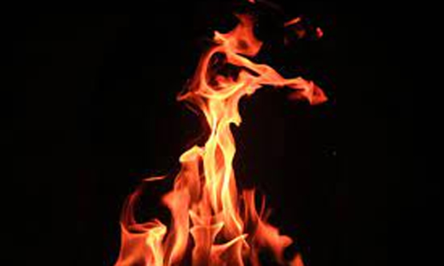 ബ​ഹു​നി​ല​ കെ​ട്ടി​ട​ത്തി​ൽ  തീ​പി​ടി​ത്തം; 19 പേ​ർ​ക്ക് പ​രി​ക്ക്