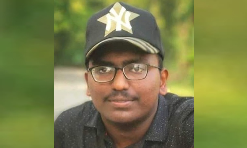 അനുജനുമായി ആശുപത്രിയിൽ പോകുന്നതിനിടെ യുവാവ് ബൈക്കപകടത്തിൽ മരിച്ചു അനുജനുമായി ആശുപത്രിയിൽ പോകുന്നതിനിടെ യുവാവ് ബൈക്കപകടത്തിൽ മരിച്ചു