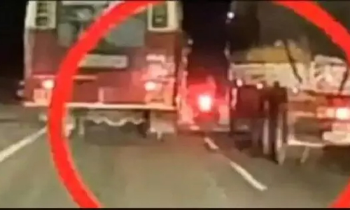 കെ.എസ്.ആർ.ടി.സി ബസ് ഇടിപ്പിച്ച് യുവാക്കളുടെ മരണം: ഡ്രൈവറുടെ വീഴ്ചയെന്ന് പൊലീസ്, നരഹത്യക്ക് കേസ്