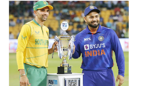 ഇ​ന്ത്യ-​ദ​ക്ഷി​ണാ​ഫ്രി​ക്ക ട്വ​ൻറി20 പ​ര​മ്പ​ര; അ​വ​സാ​ന മ​ത്സ​രം മ​ഴ​മൂ​ലം ഉ​പേ​ക്ഷി​ച്ചു