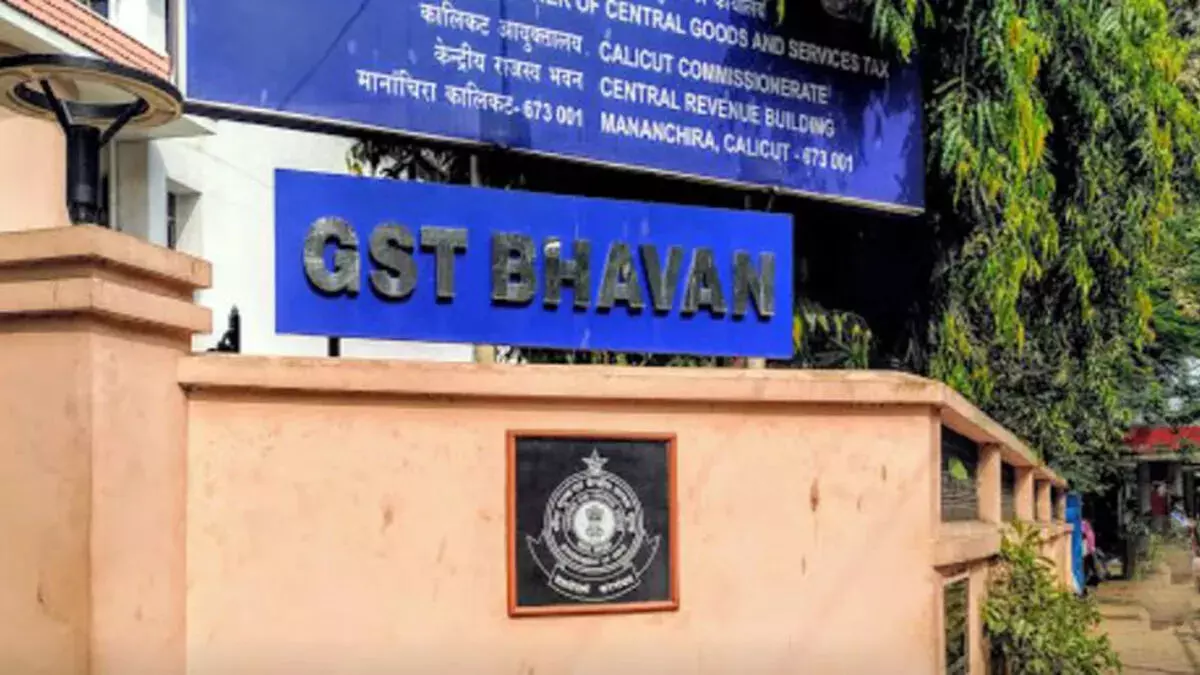 ആക്രിയുടെ മറവിൽ 125 കോടി രൂപയുടെ വ്യാജ ബില്ലുണ്ടാക്കി 13 കോടി നികുതി വെട്ടിപ്പ് നടത്തി ആക്രിയുടെ മറവിൽ 125 കോടി രൂപയുടെ വ്യാജ ബില്ലുണ്ടാക്കി 13 കോടി നികുതി വെട്ടിപ്പ് നടത്തി