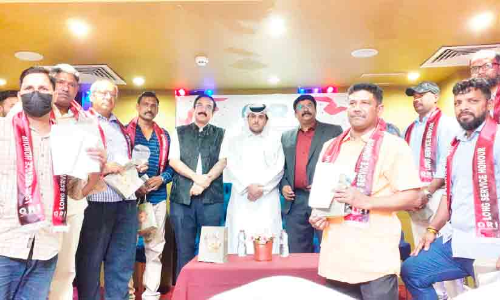 ജീവനക്കാർക്ക് സർപ്രൈസ് ഗിഫ്റ്റായി ലോകകപ്പ് ടിക്കറ്റ് ജീവനക്കാർക്ക് സർപ്രൈസ് ഗിഫ്റ്റായി ലോകകപ്പ് ടിക്കറ്റ്