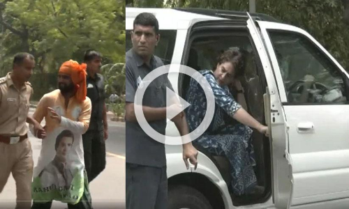 പാർട്ടി പ്രവർത്തകനെ പ്രതിഷേധ സ്ഥലത്തേക്ക് കാറിൽ കയറ്റി പ്രിയങ്ക ഗാന്ധി