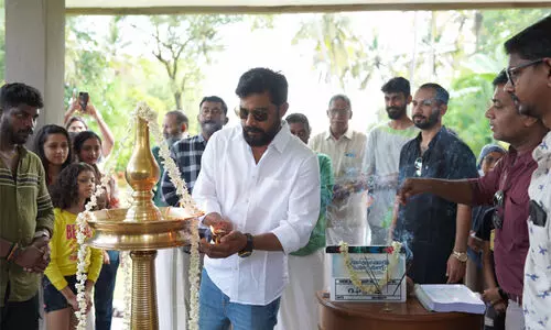 ന്റിക്കാക്കാക്കൊരു പ്രേമണ്ടാർന്ന് ചിത്രീകരണം ആരംഭിച്ചു