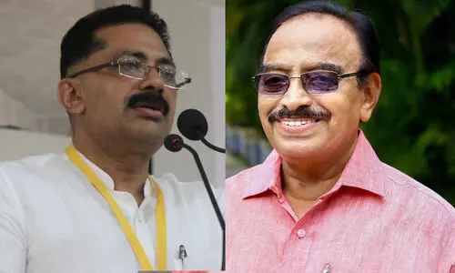 പാതിരാക്ക് സ്ത്രീകൾക്ക് മെസേജ് പോയിട്ടില്ല, ഞാൻ ആരുടേം കൊച്ചാപ്പയുമല്ല; കെ.ടി ജലീലിനെതിരെ അബ്ദുറബ്ബ്