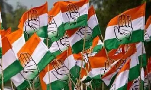 ഡൽഹി സമരഭൂമിയാക്കി കോൺഗ്രസ്; രാ​ഷ്ട്ര​പ​തി​ക്ക് നി​വേ​ദ​നം, ജ​ന്ത​ർ​മ​ന്ത​റി​ൽ സ​ത്യ​ഗ്ര​ഹം