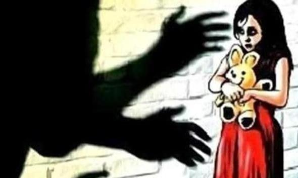 പത്ത് വയസ്സുകാരിയെ മാതാവിന്റെ സുഹൃത്ത് പീഡിപ്പിച്ചു പത്ത് വയസ്സുകാരിയെ മാതാവിന്റെ സുഹൃത്ത് പീഡിപ്പിച്ചു