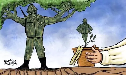 ആൾക്കൂട്ടങ്ങളുടെ സൈനികവത്​കരണം