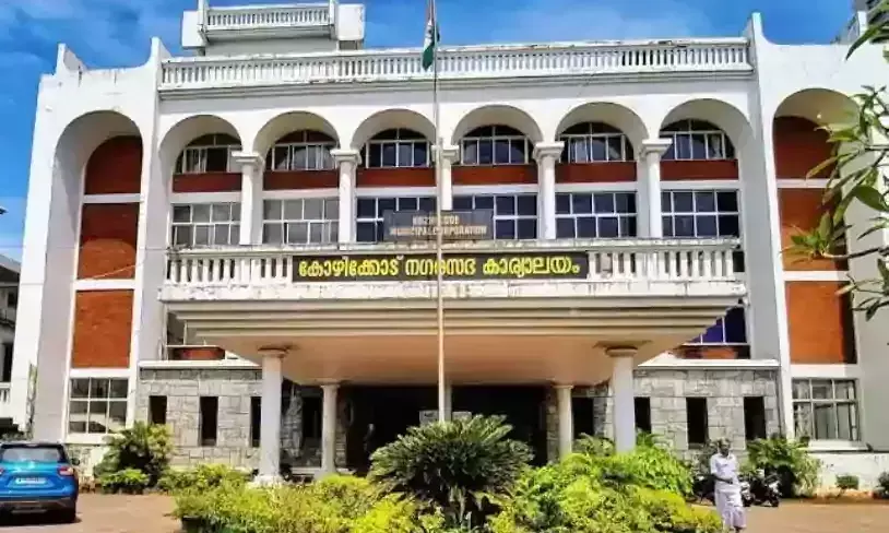 അ​ന​ധി​കൃ​ത കെ​ട്ടി​ട​ങ്ങ​ൾ​ക്ക്​ അ​നു​മ​തി; കോർപറേഷൻ പരിശോധിക്കും