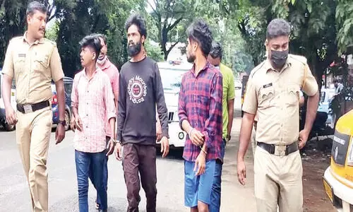 പൊലീസുകാരെ ആക്രമിച്ച സംഭവം: പ്രതികളുമായി തെളിവെടുപ്പ് നടത്തി