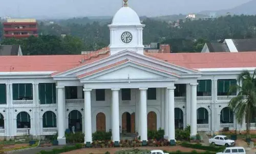 ഇ-​​ഓ​ഫി​സ്​ നിശ്ചലമായി; സെക്രട്ടേറിയറ്റിൽ ഫയൽ നീക്കം നിലച്ചത് മണിക്കൂറുകൾ