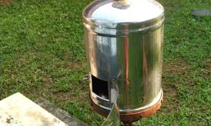 മനഃസമാധാനം നഷ്ടമായി... മാപ്പ്, പണം തിരികെ നൽകുന്നു... -എന്ന് കള്ളൻ മനഃസമാധാനം നഷ്ടമായി... മാപ്പ്, പണം തിരികെ നൽകുന്നു... -എന്ന് കള്ളൻ