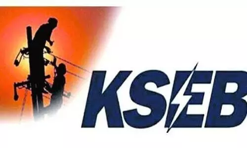 വൈദ്യൂതി മേഖലയിലെ പരിഷ്കാരം; കേരളത്തിന് 8,323 കോടി രൂപ കടമെടുക്കാൻ കേന്ദ്രത്തിെൻറ അനുമതി വൈദ്യൂതി മേഖലയിലെ പരിഷ്കാരം; കേരളത്തിന് 8,323 കോടി രൂപ കടമെടുക്കാൻ കേന്ദ്രത്തിെൻറ അനുമതി