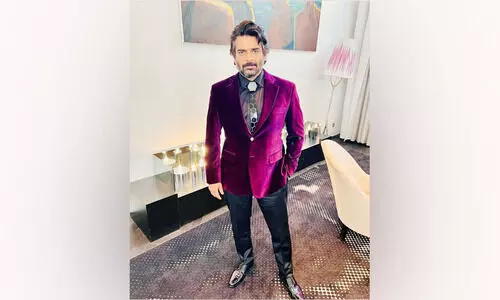 നമ്പി നാരായണന്റെ കഥ പറയുന്ന സിനിമ; ട്രെയിലർ ദുബൈയിൽ പുറത്തിറക്കി നമ്പി നാരായണന്റെ കഥ പറയുന്ന സിനിമ; ട്രെയിലർ ദുബൈയിൽ പുറത്തിറക്കി