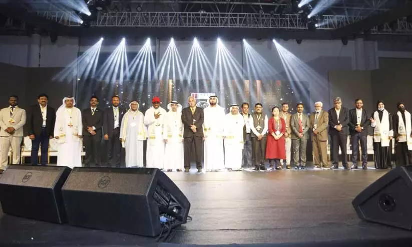 ചരിത്രമെഴുതി ശുക്റൻ ഇമാറാത്ത് ചരിത്രമെഴുതി ശുക്റൻ ഇമാറാത്ത്