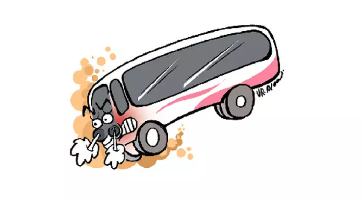 കുറ്റ്യാടി -കോഴിക്കോട് റൂട്ടി​ൽ ബസുകളുടെ മരണപ്പാച്ചില്‍; നടപടിയെടുക്കാതെ പൊലീസും മോട്ടോര്‍ വാഹന വകുപ്പും