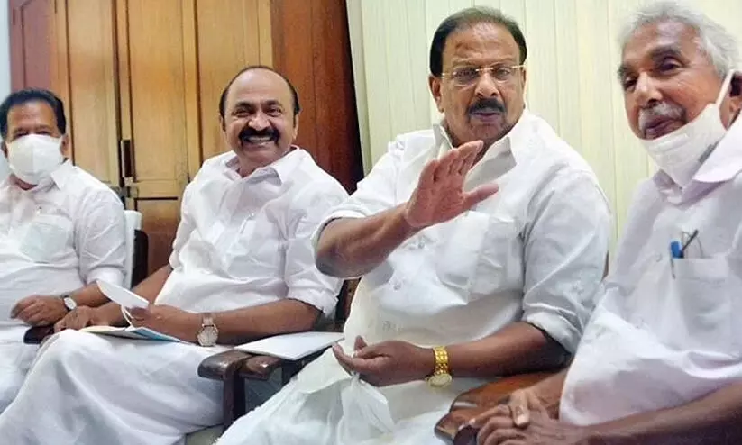 മർക്കടക്കൂട്ടങ്ങളുടെ പൂമാലസംവാദം; ഇതാണോ കേരളം അർഹിക്കുന്ന രാഷ്ട്രീയ നിലവാരം? മർക്കടക്കൂട്ടങ്ങളുടെ പൂമാലസംവാദം; ഇതാണോ കേരളം അർഹിക്കുന്ന രാഷ്ട്രീയ നിലവാരം?