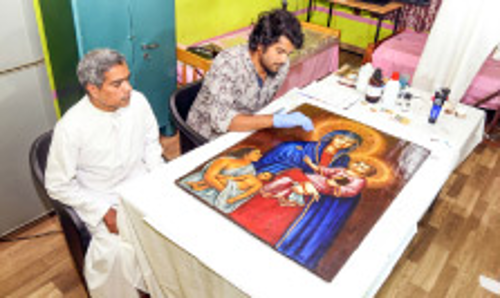 വല്ലാർപാടം ബസിലിക്കയുടെ അൾത്താരയിലെ പുരാതന പെയിന്റിങ് ഇന്നും സംരക്ഷിക്കുന്നു