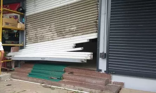 രാഹുലിന്റെ ഓഫീസ് അക്രമിച്ച സംഭവം: വിഷയം ദേശീയതലത്തിൽ ഉയർത്തുമെന്ന് കോൺഗ്രസ്, അപലപനീയമെന്ന് സി.പി.എം