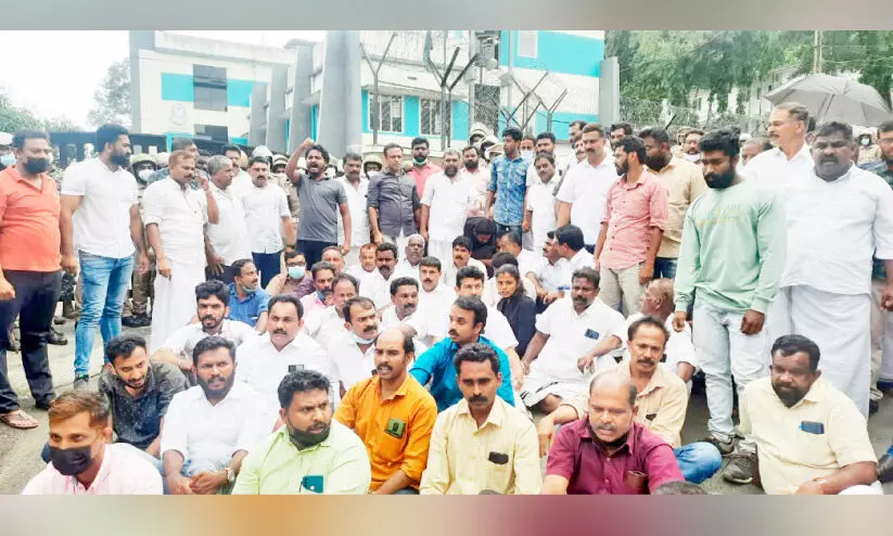 Rahul Gandhis office demolition Protests are widespread Rahul Gandhis office demolition Protests are widespread