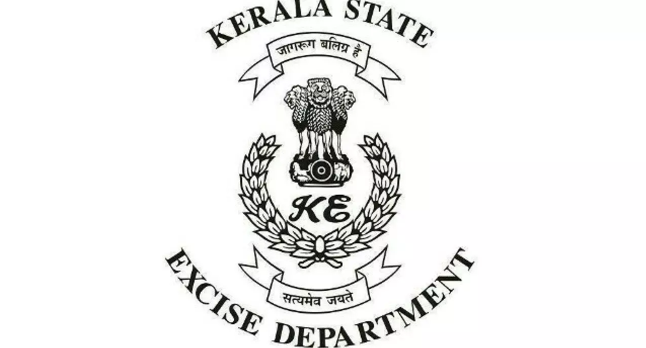 കള്ള് ഷാപ്പിലെത്തിയ എക്സൈസുകാരെ മദ്യപർ തടഞ്ഞു കള്ള് ഷാപ്പിലെത്തിയ എക്സൈസുകാരെ മദ്യപർ തടഞ്ഞു